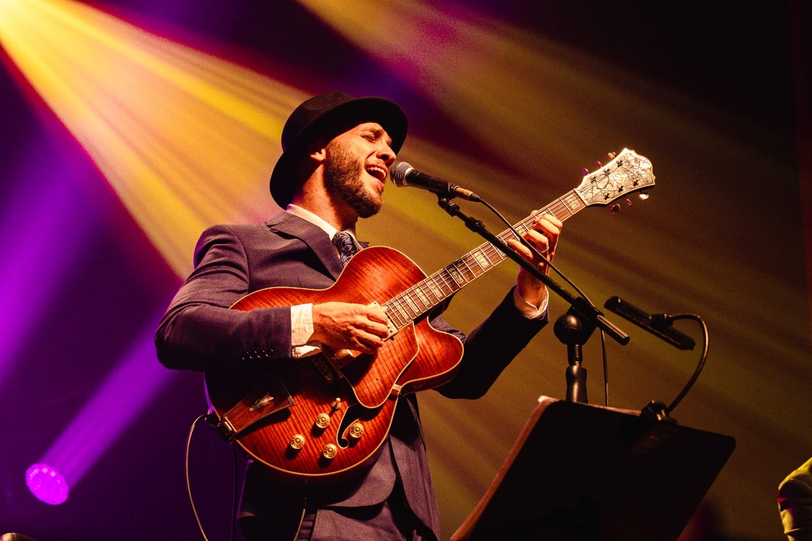 Felipe Coelho Trio leva toda a elegância do jazz ao centro de Florianópolis nesta quinta-feira