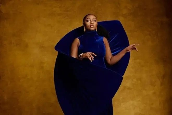 Samara Joy celebra o legado musical do Brasil no novo single “Flor de Lis (Upside Down)”