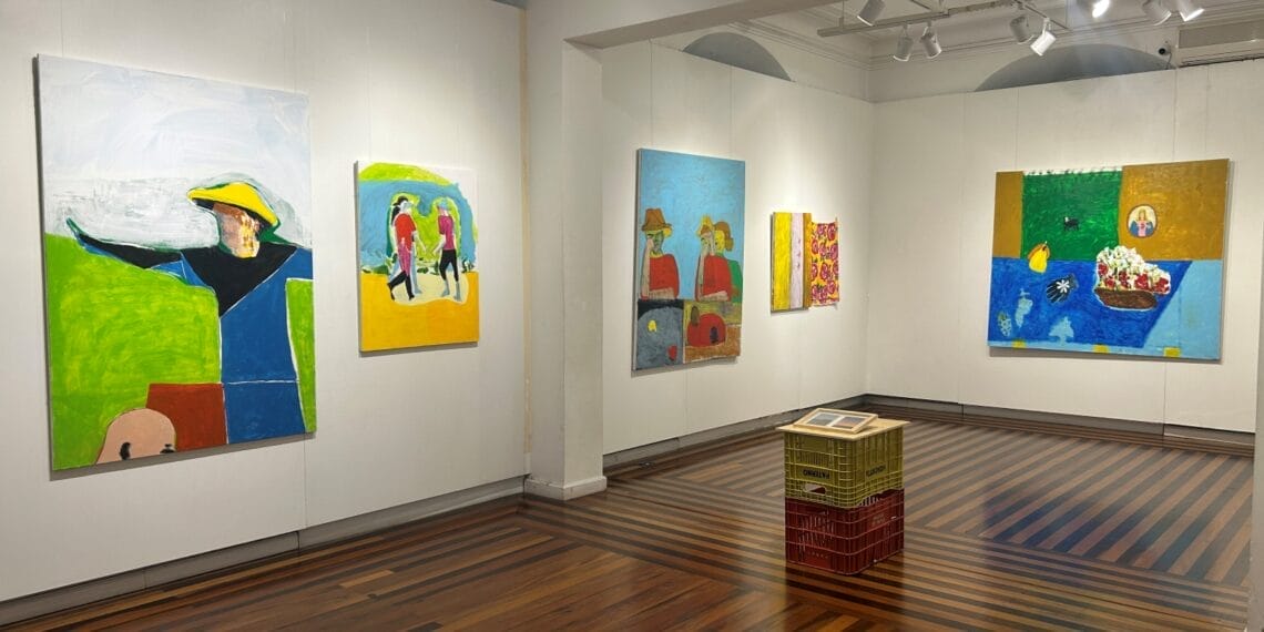 Artistas do interior de SC apresentam exposições de artes em Florianópolis