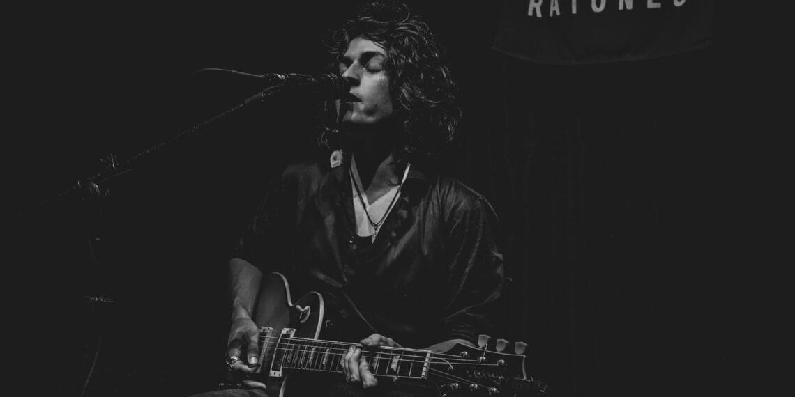 Pátio Milano recebe show de Jonh Li’Brick em noite dedicada ao blues