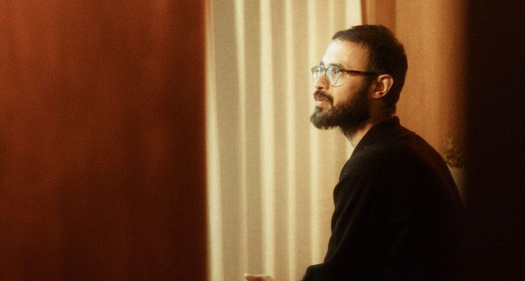 Cantor e compositor Hajaj lança novo single “Space”