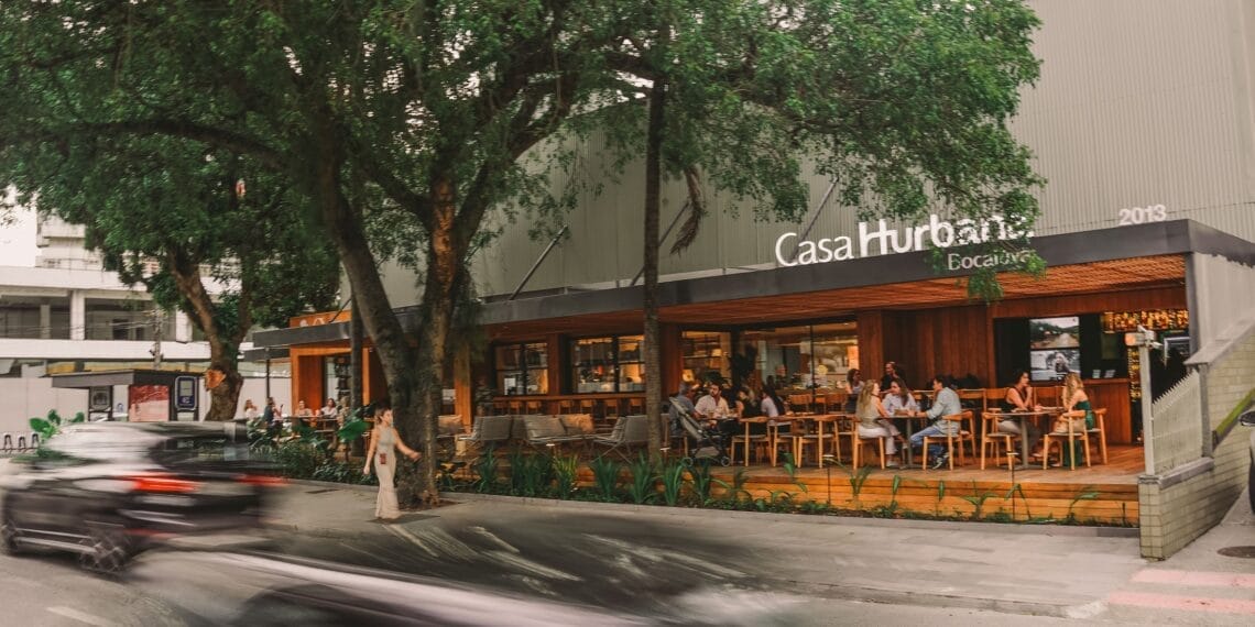 The House Art Gallery celebra 15ª edição com curadoria de moda, arte e lifestyle na Casa Hurbana