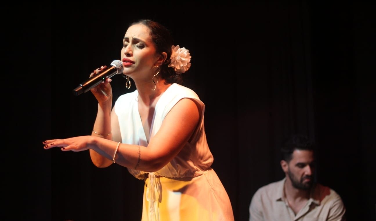 Centro de Florianópolis recebe noite especial dedicada a Djavan com Niandra Lacerda