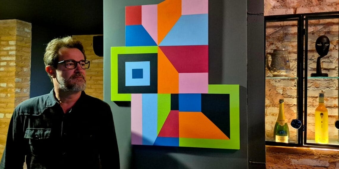 Abstração geométrica de Cazão é tema de exposição inédita em Florianópolis