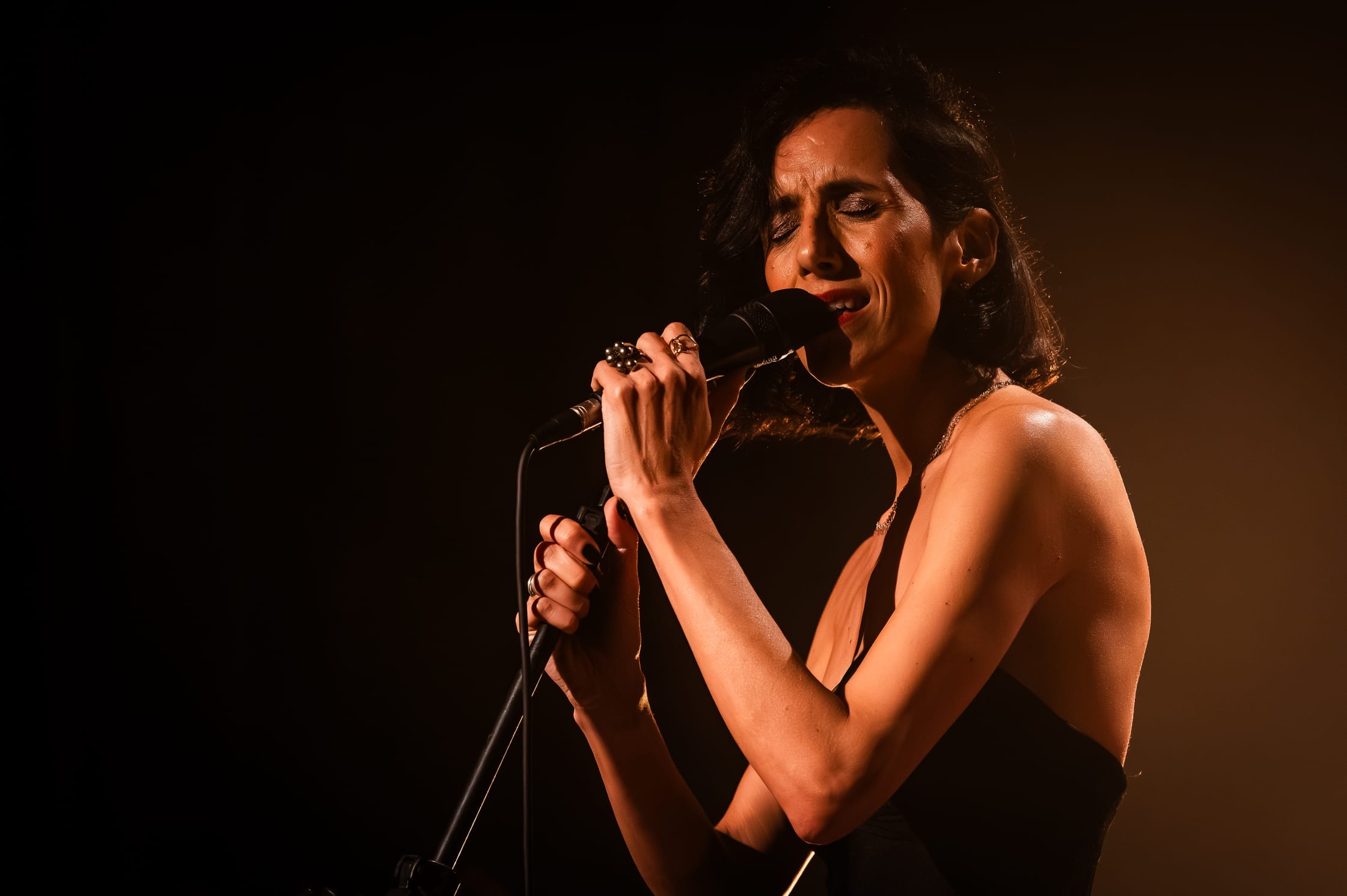 Carolina Brum apresenta show “Voos em Bossa” em Santa Mônica dia 05 de dezembro