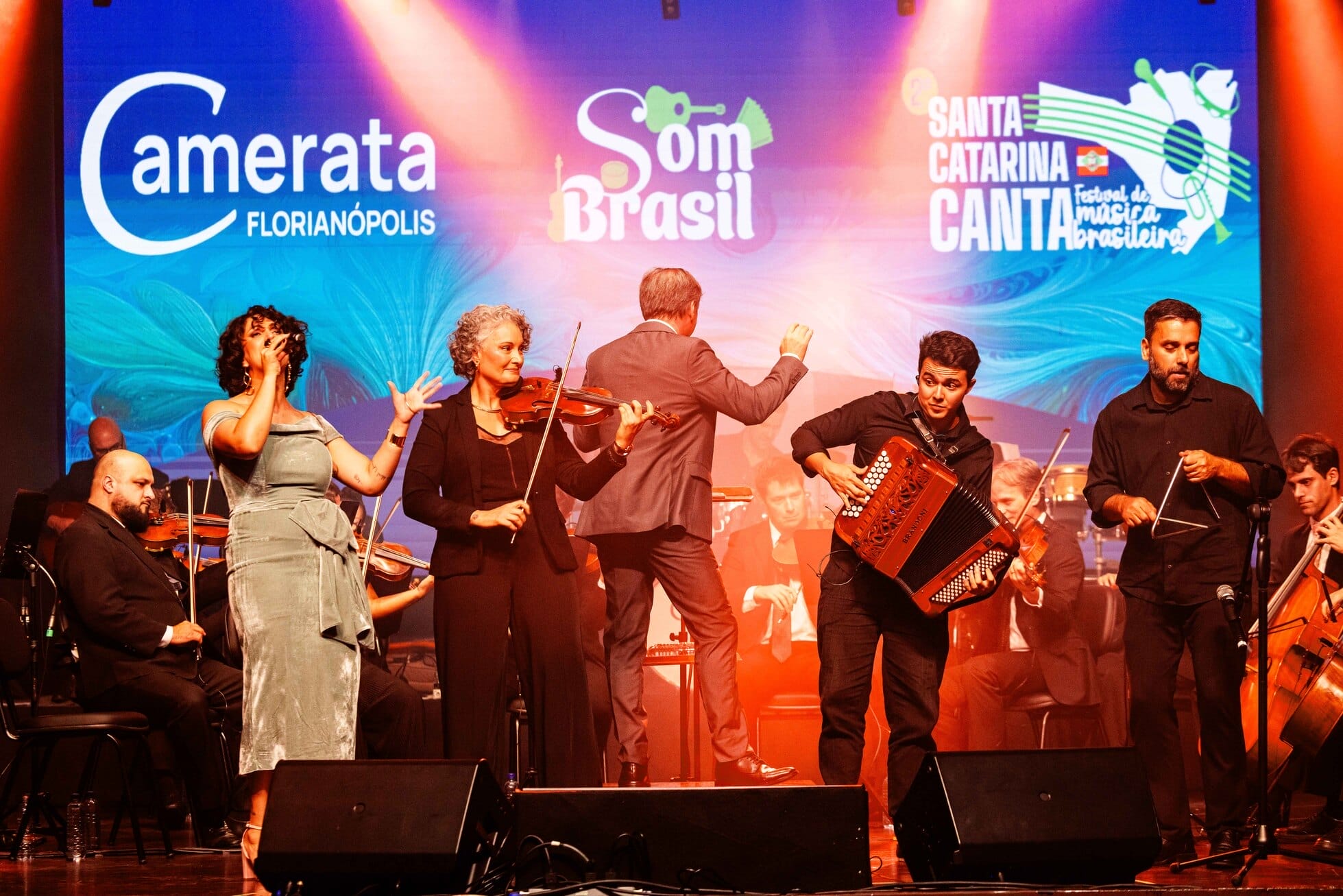 Camerata Florianópolis leva espetáculo “Som Brasil” para a Beira-Mar Norte nesse domingo
