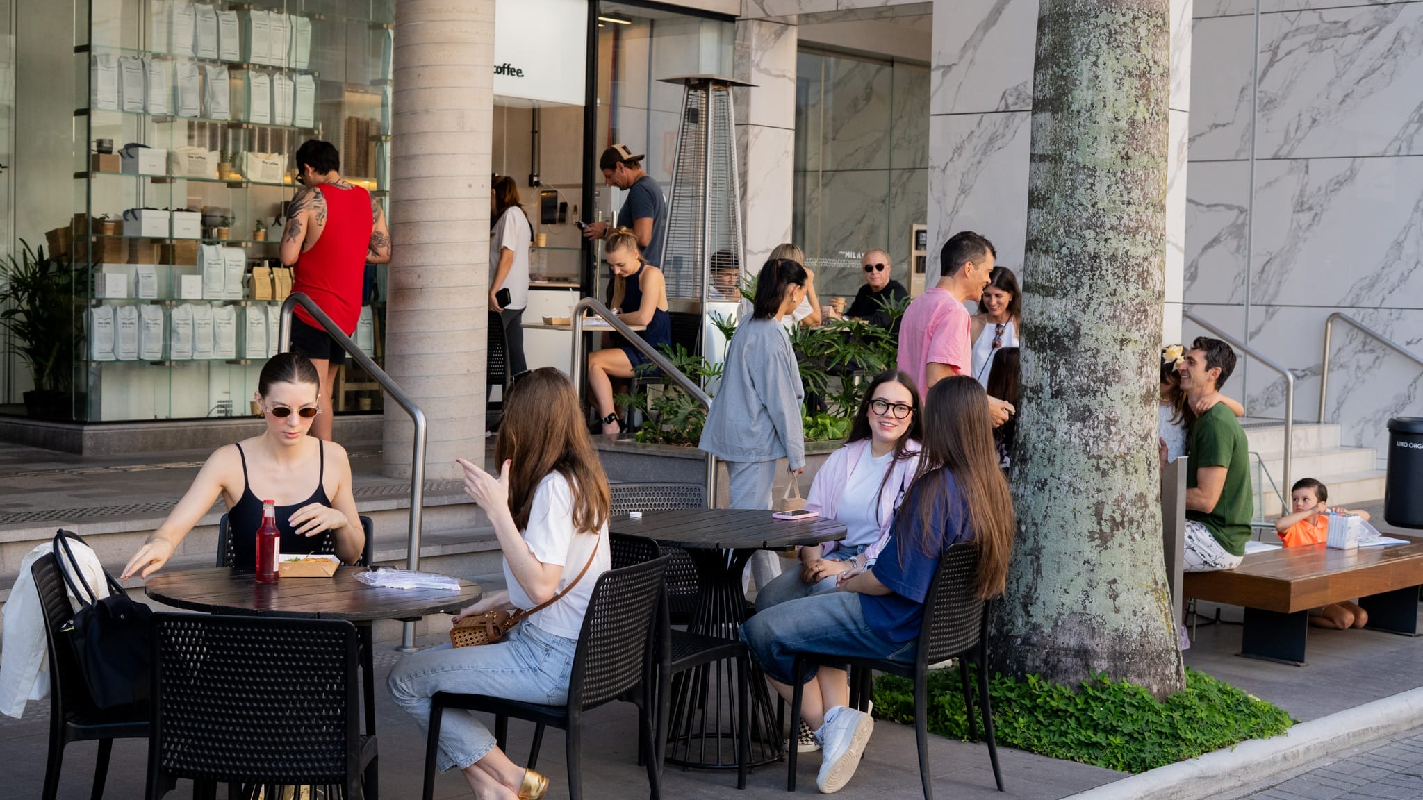 Pátio Milano promove manhã de café, música e convivência no Centro de Florianópolis