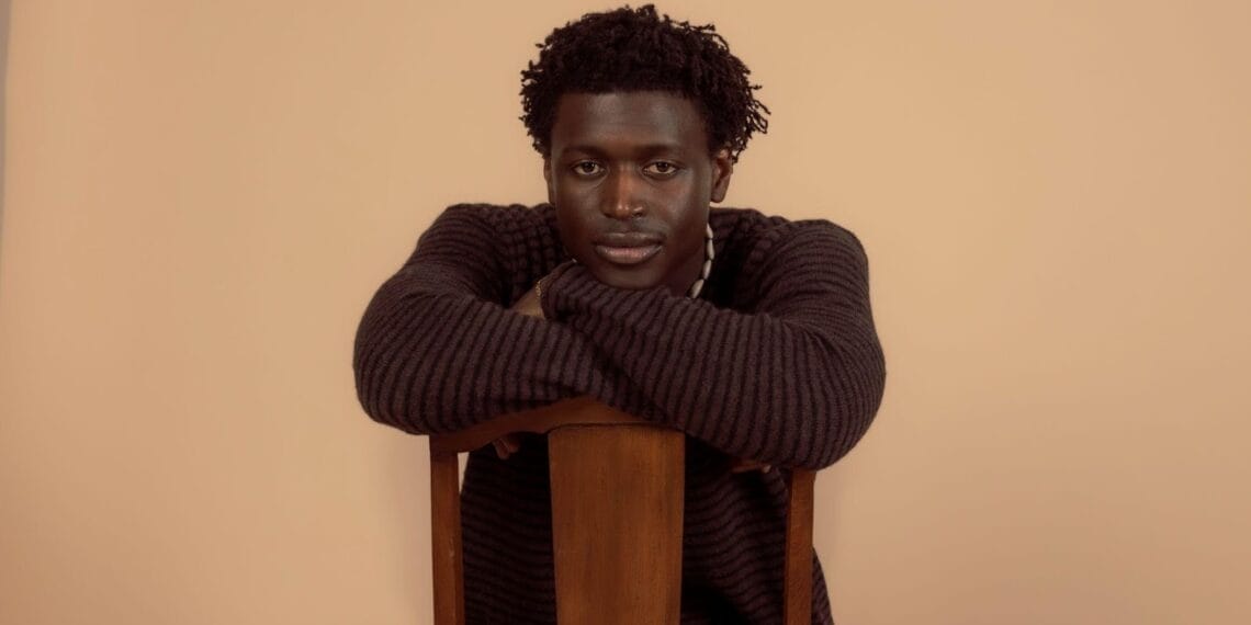 Mon Rovîa lança álbum de estreia “Bloodline” 