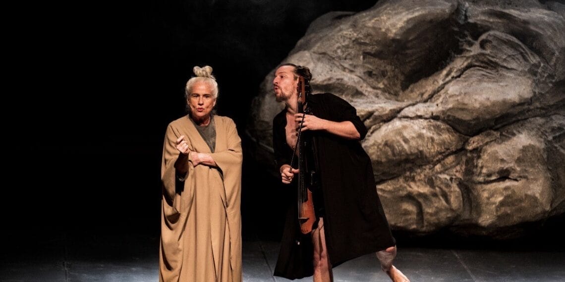 Espetáculo estrelado por Vera Holtz chega a Florianópolis