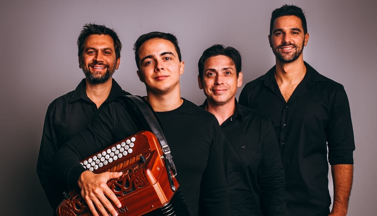 Camerata Florianópolis e Roger Corrêa Quarteto se unem no Teatro do CIC