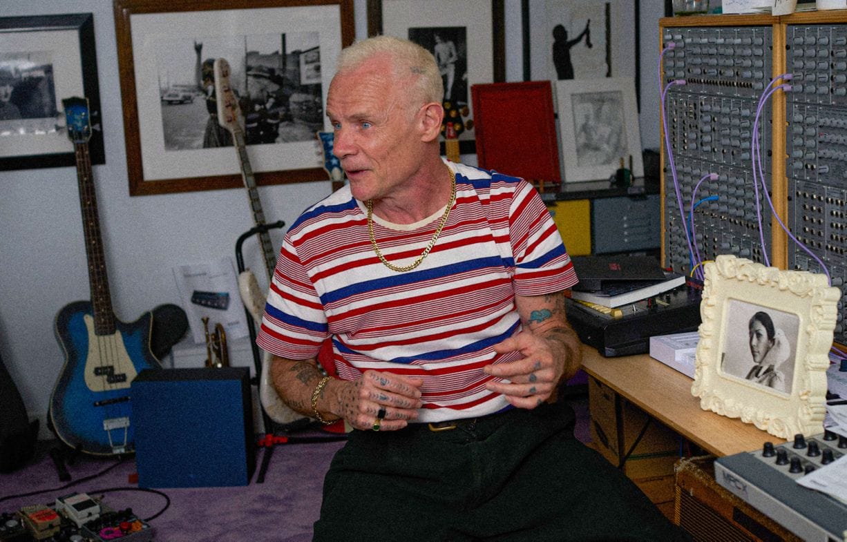Flea lança seu primeiro álbum solo, “Honora”